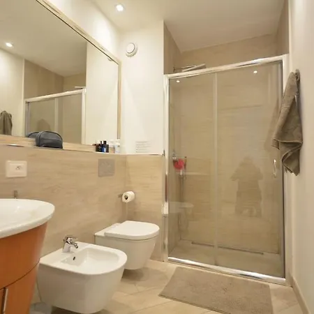 Carlton Avec Lit King Size Apartment